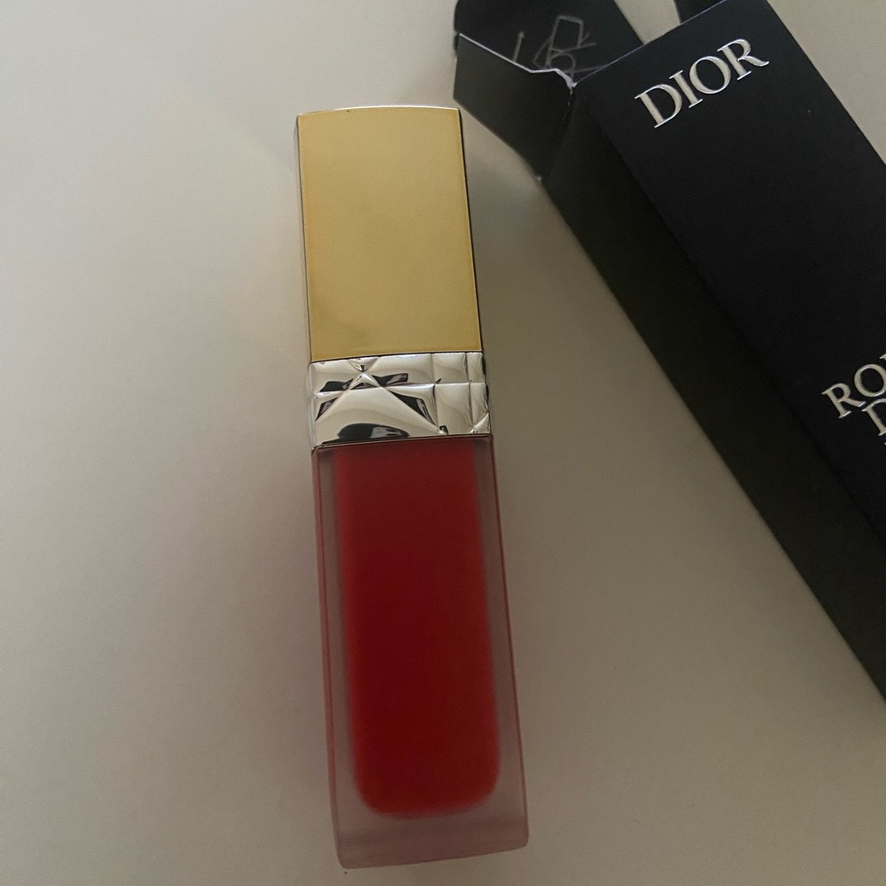 Dior sequin limited edition rouge 999